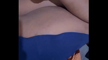 Namotada rabuda se exibindo