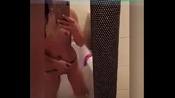 Tycosys se regale de la chatte de cette teen