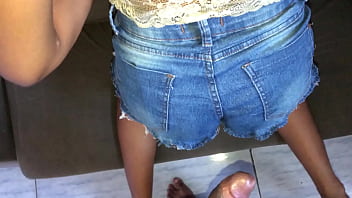 Meu namorado socou minha bucetinha tão forte que gozei horrores no pau dele