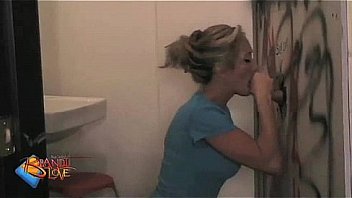 Brandi Love Gives An Awesome Blowjob thumbnail