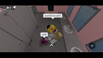 Brasileirinha levando cacete no roblox