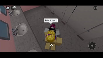 Brasileirinha levando cacete no roblox