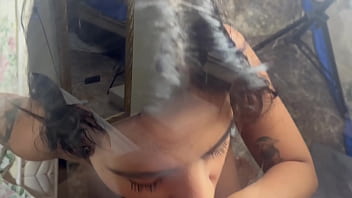 Tirando a virgindade do c zinho da nossa amiga gostosa ela não deixou colocar tudo completo no red e no cher