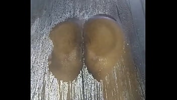 Hermoso Culo En La Ducha thumbnail