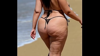 Huge ass thick girls walking compilation 4 ai