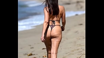 Huge ass thick girls walking compilation 4 ai