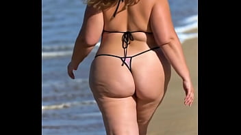Huge ass thick girls walking compilation 4 ai