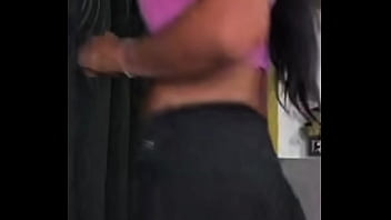 Latina muy caliente con culo muy hermoso twerk