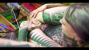 Tattooed girl gets her ass filled with cum compliments of punk girls