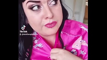 Thought i'd post some funnys come add me on tik darkfacephantom ️