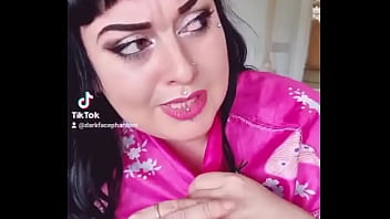 Thought i'd post some funnys come add me on tik darkfacephantom ️