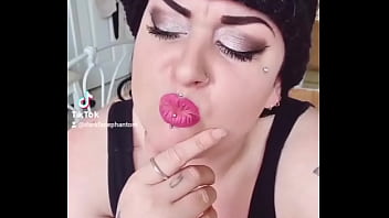 Thought i'd post some funnys come add me on tik darkfacephantom ️