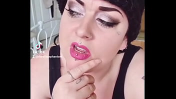 Thought i'd post some funnys come add me on tik darkfacephantom ️