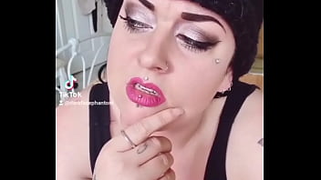 Thought i'd post some funnys come add me on tik darkfacephantom ️