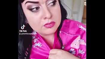 Thought i'd post some funnys come add me on tik darkfacephantom ️