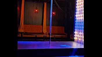 A ton avis qu'elles tenues je porte quand je strip en club