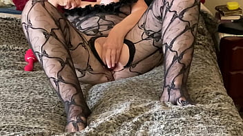 Mature masturbates with a timer ticking away