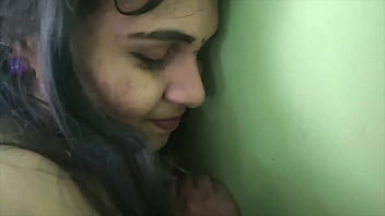 Desi lovers cuddle and kiss passionately