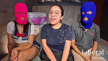 Amateur chica unicornio debuta para ganar dinero y le gusta