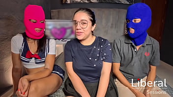 Amateur chica unicornio debuta para ganar dinero y le gusta