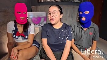 Amateur chica unicornio debuta para ganar dinero y le gusta