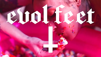 Making her feet totally messy