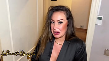 A big ass latina neighbor asks her neighbor for help la paisita official