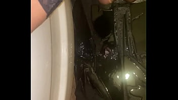 Adventures of milfycalla play with pee