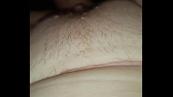 Safadoscasal comendo esposa dentro do carro ela adora rola macho