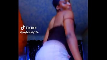 African girl twerks shakes her ass to naira marley