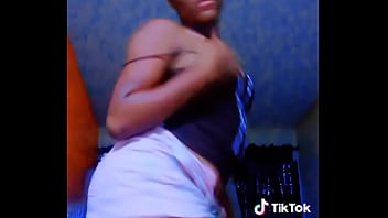 African girl twerks shakes her ass to naira marley