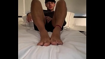 If only mathewnikesocks would let me get at his feet a pipe dream If only mathewnikesocks would let me get at his feet a pipe dream