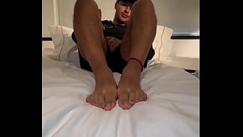 If only mathewnikesocks would let me get at his feet a pipe dream