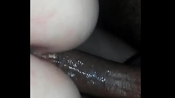 Arrancando o leite da buceta da vadia