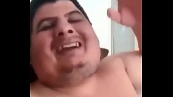 Peituda tocando siririca sem parar