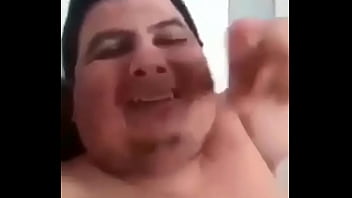 Peituda tocando siririca sem parar