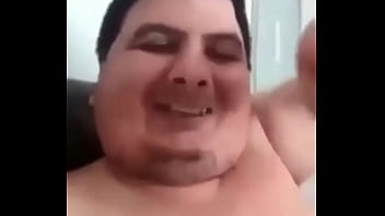 Peituda tocando siririca sem parar