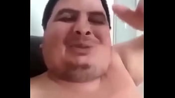 Peituda tocando siririca sem parar