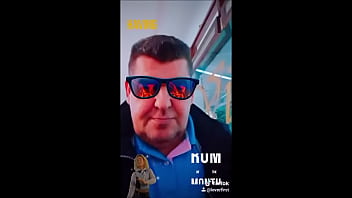 Toma mi mano y sube a la cama