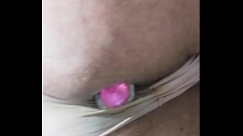 Por El Ano Pin Rosa thumbnail