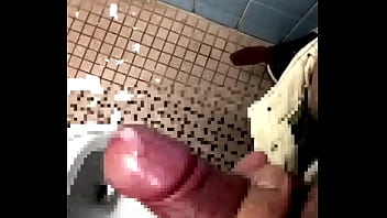 【健太郎】公園のトイレ thumbnail