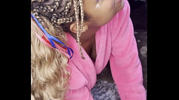 Vicky menage mamando gostoso o anão pitoco