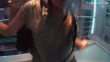 Moglie Esibizionista Creampie Accident thumbnail