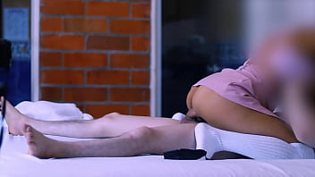 Madrastra y el compañero de su hermanastra