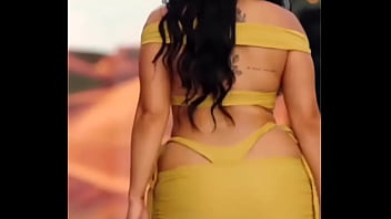 Aunty hot walking in public yellow dress women sexy aunty hot