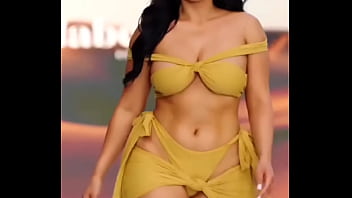 Aunty hot walking in public yellow dress women sexy aunty hot