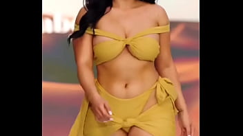 Aunty hot walking in public yellow dress women sexy aunty hot