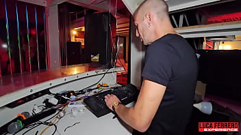 We meet two very hot girls in the swinger club anal and dp