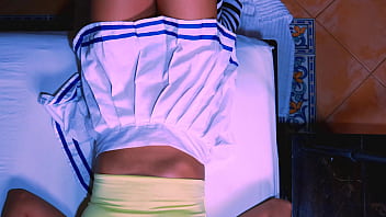 La cuñada y el cuñado tienen sexo en la habitación d