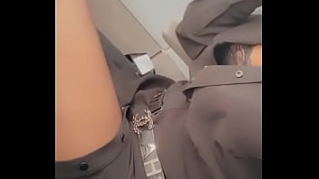 Tu aimes quand je fais la coquine dans l’avion je te poste la vidéo intégral